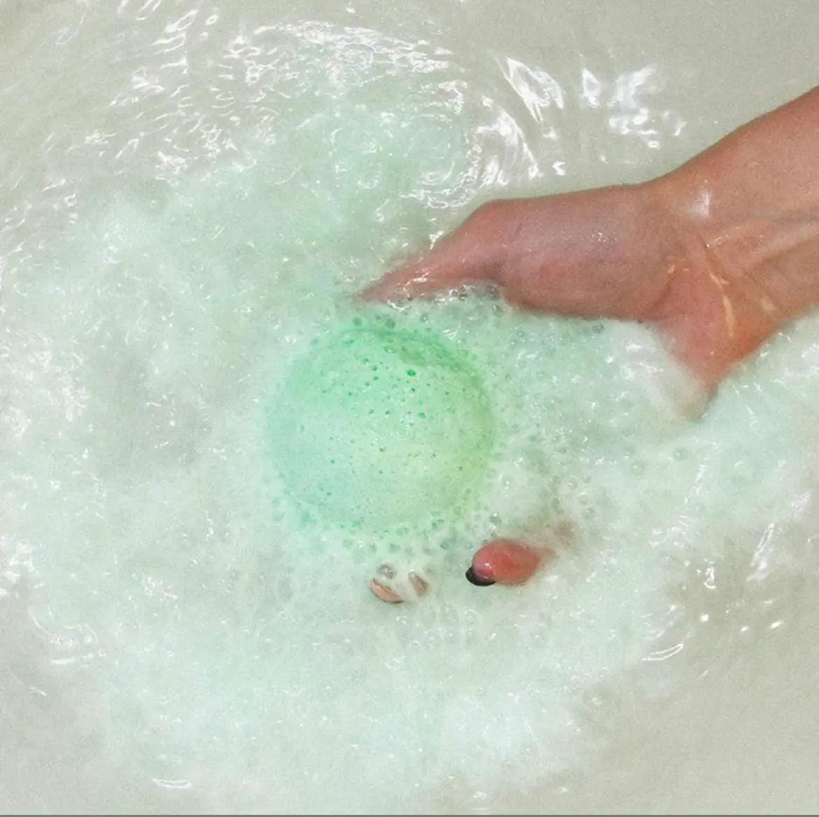 Kush Queen Relieve THC & CBD Infused Bath Bomb THC:25mg CBD:25mg - 50mg